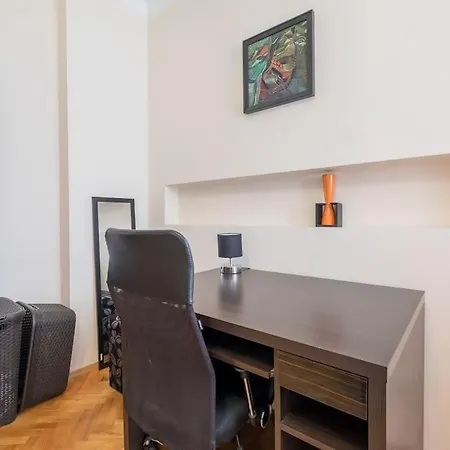 Very & Aristocratic 2 Bedroom With Air Conditioning Sofía