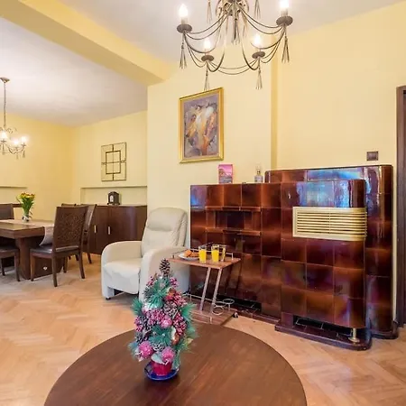 Very & Aristocratic 2 Bedroom With Air Conditioning Apartamento