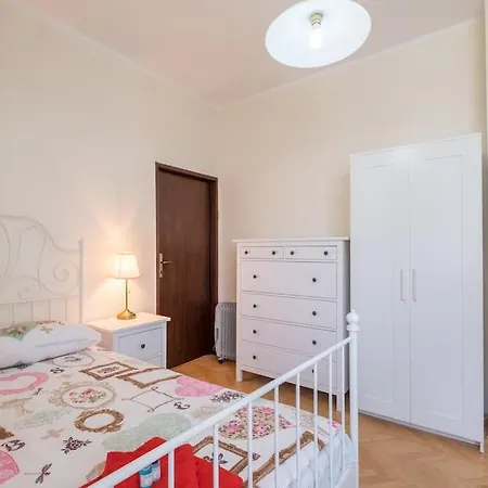 Very & Aristocratic 2 Bedroom With Air Conditioning Sofía