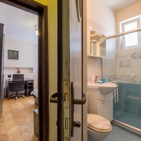 Very & Aristocratic 2 Bedroom With Air Conditioning Sofía