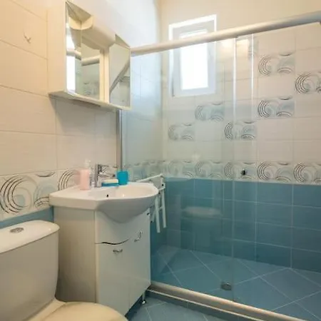 Very & Aristocratic 2 Bedroom With Air Conditioning Apartamento *